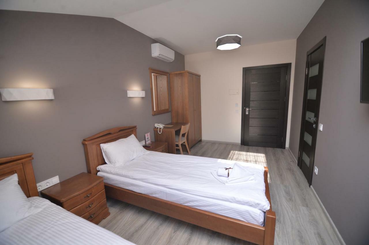 Geography Hotel Veresneve Eksteriør billede