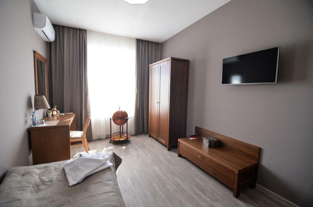 Geography Hotel Veresneve Eksteriør billede
